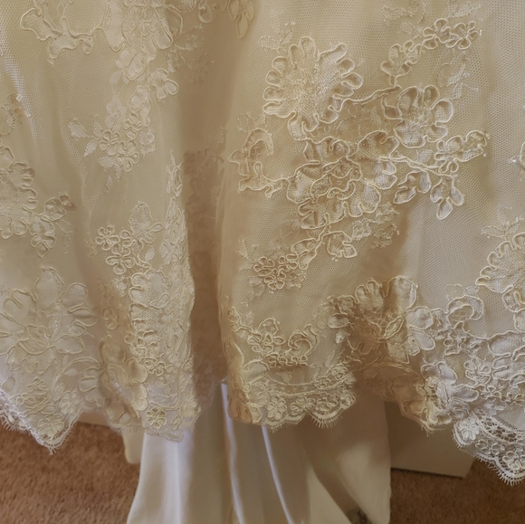 NWOT Allure Bridal Gown/Wedding Dress - Picture 8 of 11